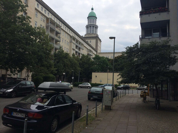 (bei fried&shy;richs&shy;hain)