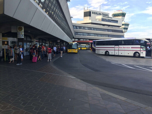 (bei flug&shy;ha&shy;fen ber&shy;lin-te&shy;gel otto li&shy;li&shy;en&shy;thal (txl))