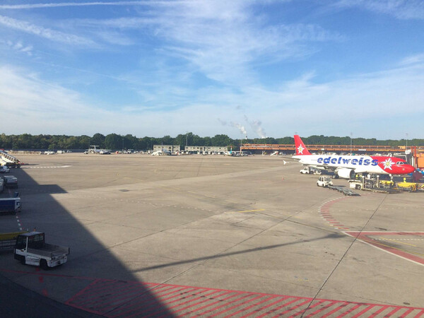 (bei flug&shy;ha&shy;fen ber&shy;lin-te&shy;gel otto li&shy;li&shy;en&shy;thal (txl))