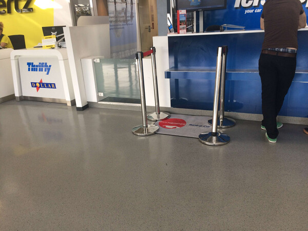 so macht man VIP-war&shy;te&shy;schlan&shy;gen. bra&shy;vo!