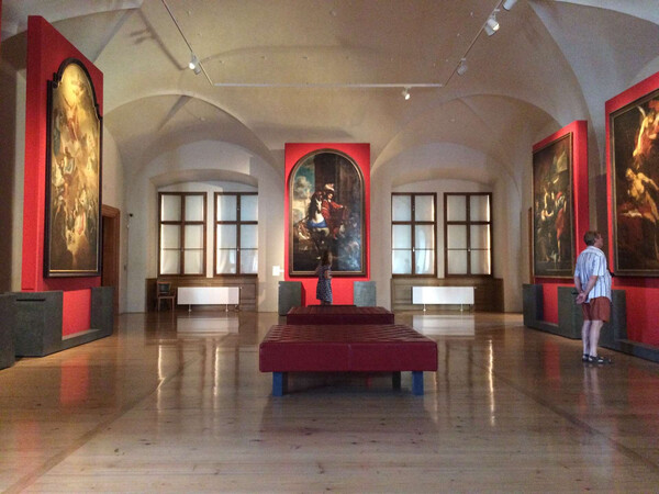 (bei schwar&shy;zen&shy;ber&shy;sk&yacute; pal&aacute;c | schwar&shy;zen&shy;berg pa&shy;lace)