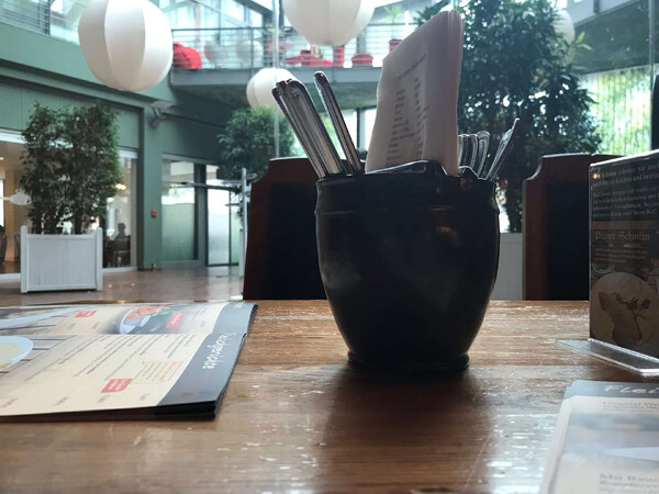 (bei wen­zel pra­ger bier­stu­ben)