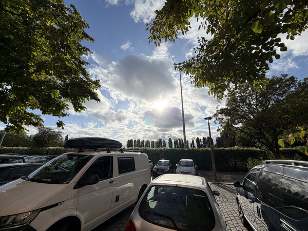 dramatischer himmel ueber dem prenzlauer berg
