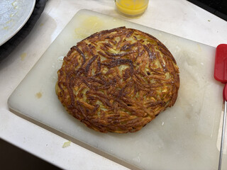 fertiger rösti mit etwas salz besteut.