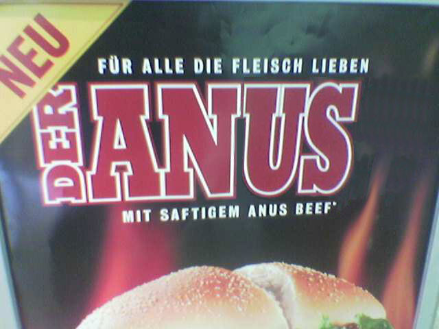 gephotoshoppte burger king werbung für den angus burger. statt angus steht dort „anus“