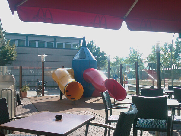 diese toilette bei mcdonalds ist definitiv nicht barrierefrei