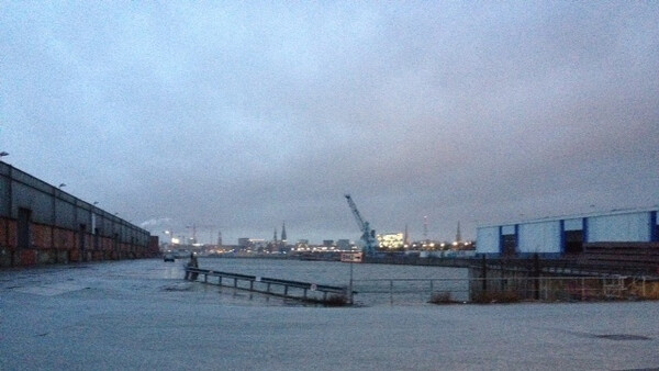die r&uuml;ckseite von hamburg