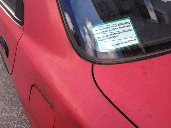 dieser wagen wurde mutwillig beschmutzt