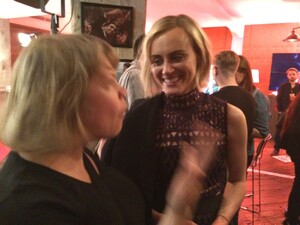 die beifahrerin und taylor schilling