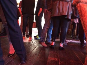 füsse auf der netflixpartyberlin