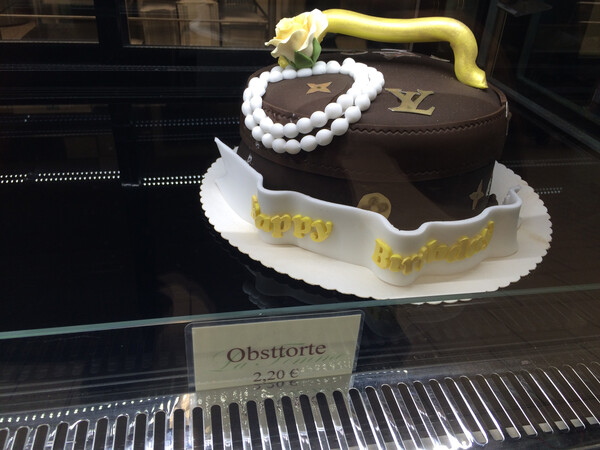 bling-bling &bdquo;obst&shy;tor&shy;te&ldquo;