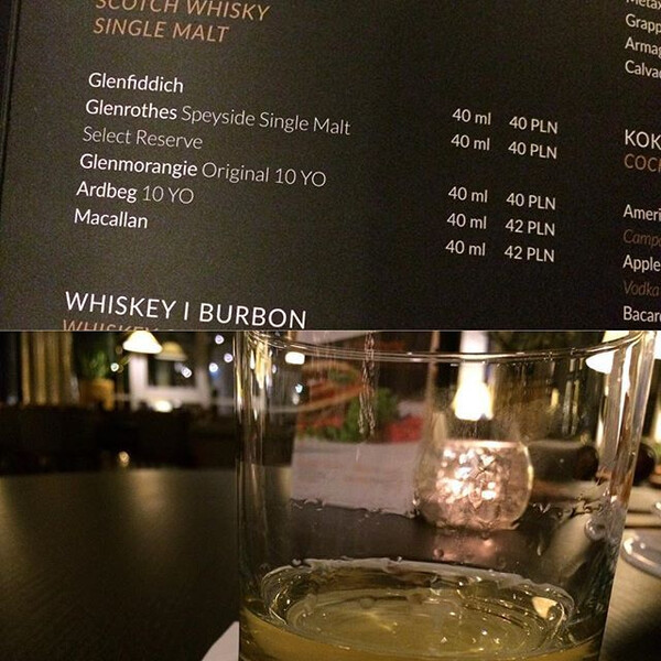 ein glas ard&shy;beg in stet&shy;tin im 11 stock des raddi&shy;sons. bald hab ich die is&shy;lay-di&shy;stil&shy;le&shy;rien durch. riecht ty&shy;pisch &hellip;