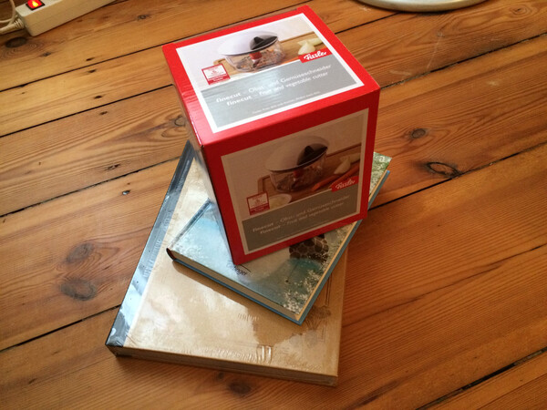 sehr, sehr tol&shy;le sp&auml;t&shy;be&shy;sche&shy;rung! dan&shy;ke @jus&shy;tusd! (un&shy;ten das neue tim-m&auml;l&shy;zer-buch, mal sehn ob&rsquo;s ot&shy;to&shy;lenghi &hellip;