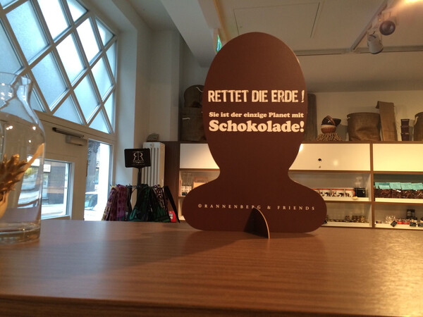 ret&shy;tet die erde. (bei ha&shy;chez cho&shy;co&shy;ver&shy;sum)