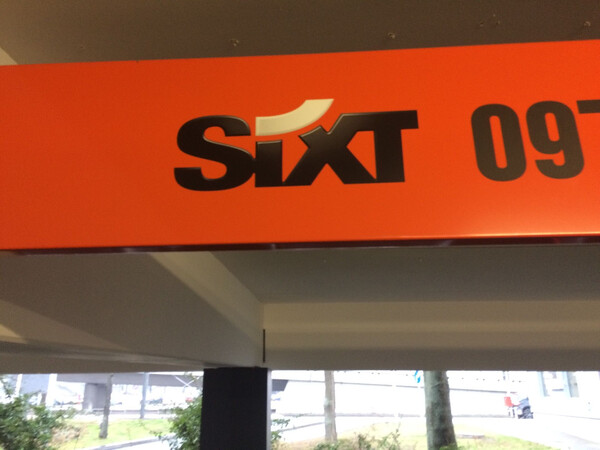 (bei sixt rent a car)
