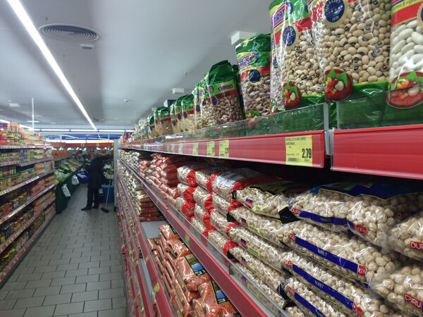 (bei bolu mar&shy;ket m&uuml;l&shy;lerstra&shy;&szlig;e)