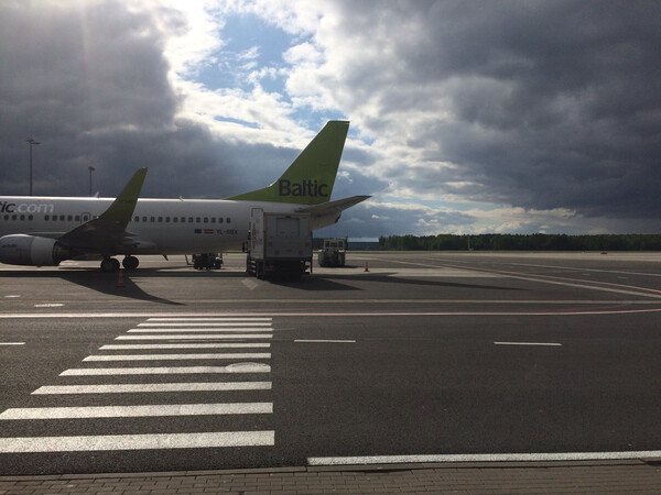 (bei riga in&shy;ter&shy;na&shy;tio&shy;nal air&shy;port / starp&shy;t&shy;au&shy;tis&shy;kā li&shy;dos&shy;ta rīga (rix) (starp&shy;t&shy;au&shy;tis&shy;kā li&shy;dos&shy;ta &ldquo;rīga&rdquo;))