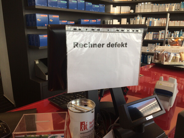 (bei ber&shy;linapo&shy;the&shy;ke ora&shy;ni&shy;en&shy;bur&shy;ger tor)