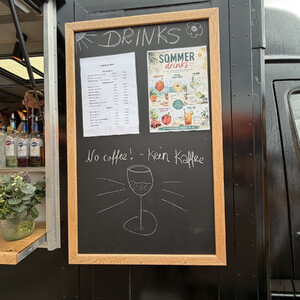 kein kaffee, keine miene verzogen