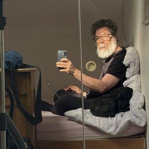 blogger im dachzimmer