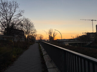 foto vom nordufer hin zum nordhafen und zum sonnenaufgang