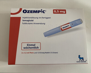 bild einer packung ozempic abnehmspritzenpens