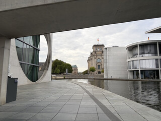 blick vom paul-löbe-haus auf den reichstag