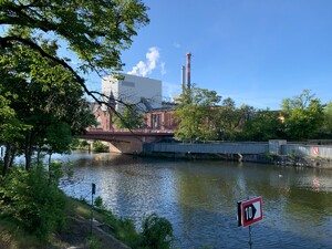 blick auf das kraftwerk moabit am friedrich-krause-ufer