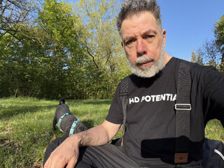 t-shirt mit der aufschrift &bdquo;i had potential&ldquo;, aber man kann von der aufschrift nix erkennen