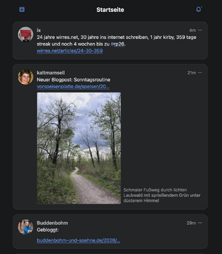 screenshot meiner mastodon-startseite, der zeigt, dass maximilian buddenbohm, die kaltmamsel und ich heute ungef&auml;hr zur gleichen zeit unsere morgenposts ver&ouml;ffentlicht haben
