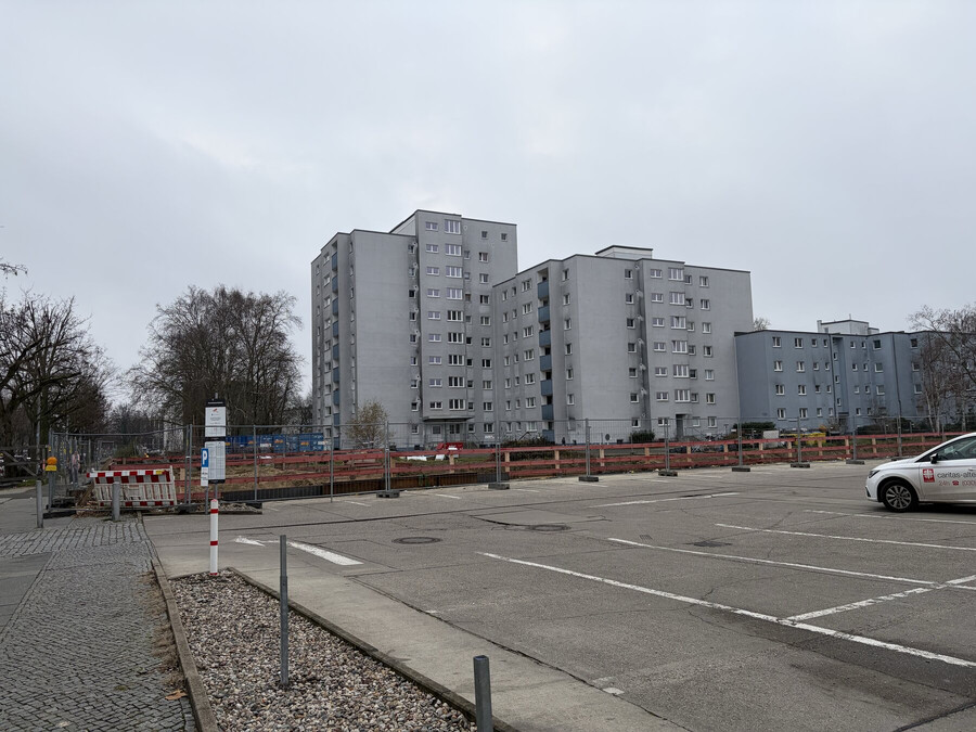 blick auf die sehr trist wirkende siedlung am frauenfelder weg