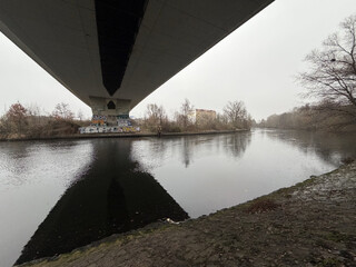 unter der rudolf-wissell-br&uuml;cke