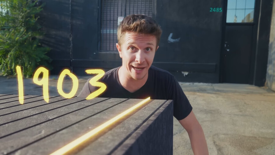 screenshot vom video der corridor crew, der zegt wo auf dem steinblock sich das jahr 1903 befände, wenn der massstab 1 mm pro jahr ist