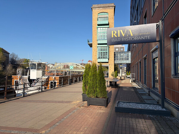 riva am spreeufer