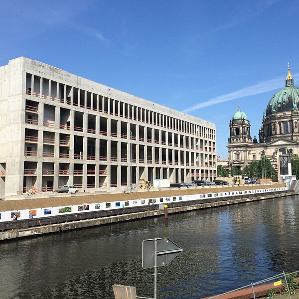 kann so blei&shy;ben, von mir aus. #schloss&shy;platz #schloss #ber&shy;lin #dom #spree