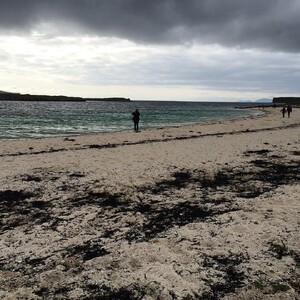 Photo by felix schwenzel in Coral Beaches, Isle of Skye with @katia__kelm. Keine Fotobeschreibung verfügbar..