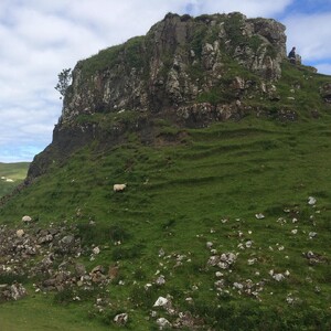 Photo by felix schwenzel in Fairie Glen, Uig. Keine Fotobeschreibung verfügbar..