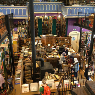 Photo by felix schwenzel in Leakey's Bookshop. Keine Fotobeschreibung verfügbar..