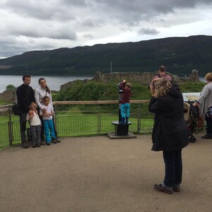 Photo by felix schwenzel in Urquhart Castle with @katia__kelm. Keine Fotobeschreibung verfügbar..