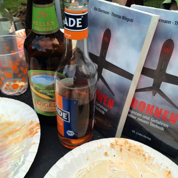 buch&shy;pro&shy;mo&shy;ti&shy;on #droh&shy;nen