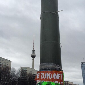 Photo by felix schwenzel in Alexanderplatz Berlin. Keine Fotobeschreibung verfügbar..