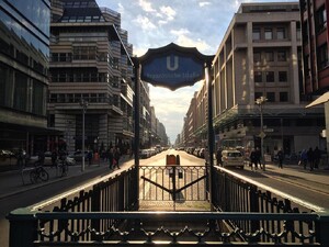 Photo by felix schwenzel in Friedrichstraße. Keine Fotobeschreibung verfügbar..