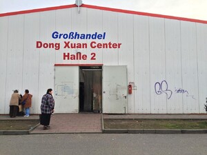 Photo by felix schwenzel in Dong Xuan Center Berlin. Keine Fotobeschreibung verfügbar..