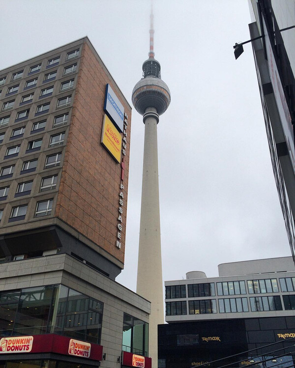 ber&shy;lin weist auch eine hohe ver&shy;ti&shy;ka&shy;le dich&shy;te auf. #auf&shy;dem&shy;weg&shy;zurar&shy;beit