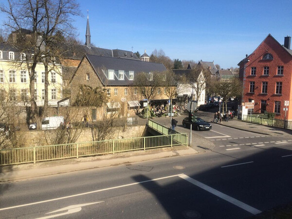 hier auf der ba&shy;lus&shy;tra&shy;de zu sit&shy;zen und mit die&shy;sem blick ein spa&shy;get&shy;ti&shy;eis zu es&shy;sen, war vor 30 jah&shy;ren das &hellip;