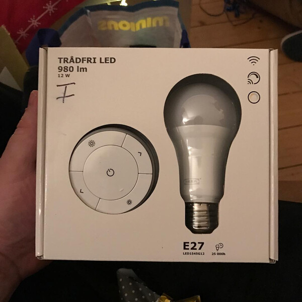 ver&shy;netz&shy;ba&shy;re zig&shy;bee leuch&shy;te von ikea. bin sehr ge&shy;spannt ob und wie die sich au&shy;to&shy;ma&shy;ti&shy;sie&shy;ren l&auml;sst.