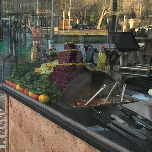 Photo by felix schwenzel in Saray Restaurant. Keine Fotobeschreibung verfügbar..