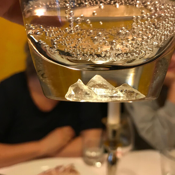 v&ouml;s&shy;lau&shy;er im evi&shy;an glas.
