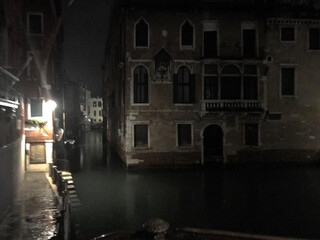 Photo by felix schwenzel in Venezia, Italia. Keine Fotobeschreibung verfügbar..