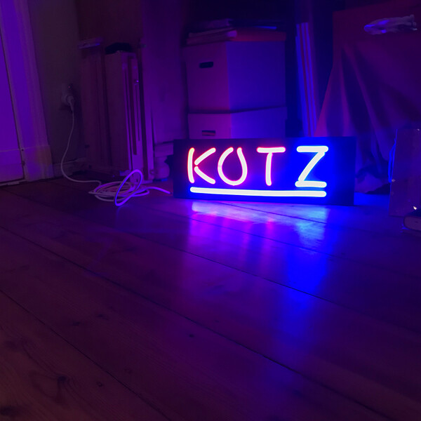ge&shy;schenk f&uuml;rs kind: ein led-neon-schild das ich so su&shy;per fin&shy;de, dass ix es am liebs&shy;ten be&shy;hal&shy;ten h&auml;t&shy;te. aber ich &hellip;